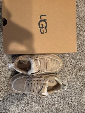 UGG Tan Mesh & Shearling Lace-Up Sneakers worn once. Sungazer size 7.